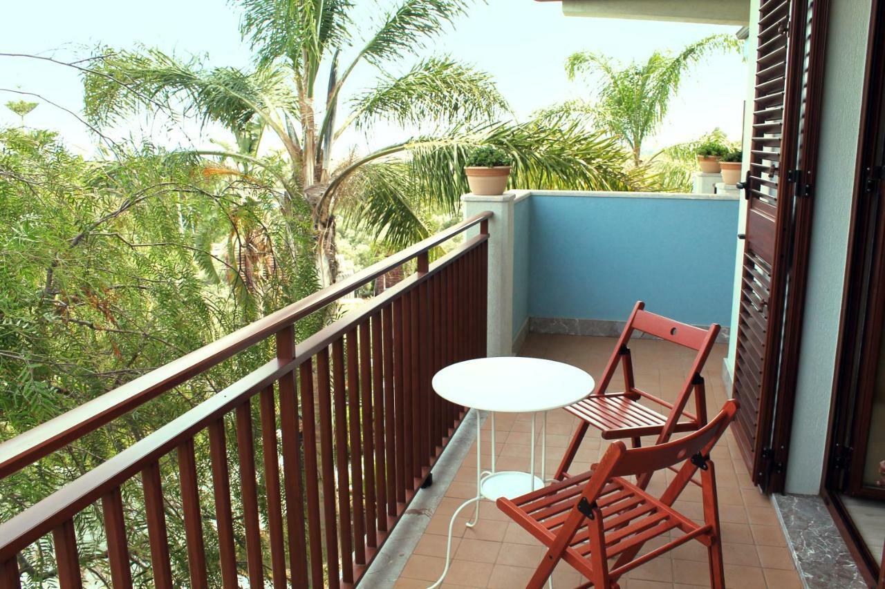 גיארדיני נאקסוס Villa I Minnulareddi מראה חיצוני תמונה